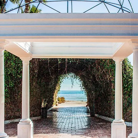 Beautiful Apartment In Cabanes