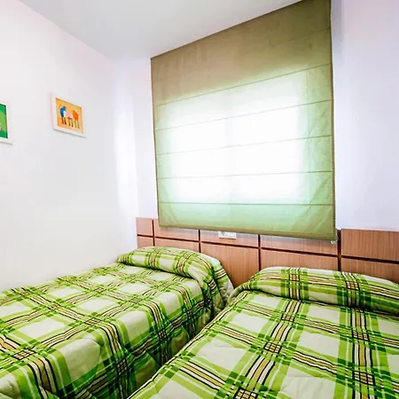 Beautiful Apartment In Cabanes Διαμέρισμα *